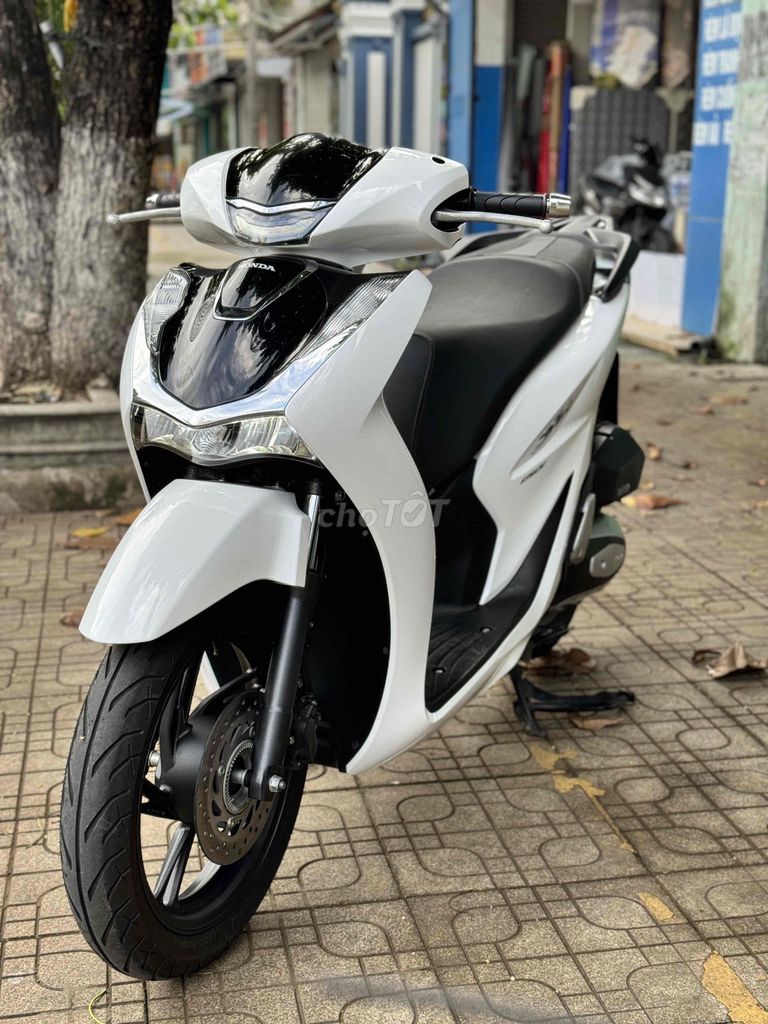Хонда SH 150 АБС белая