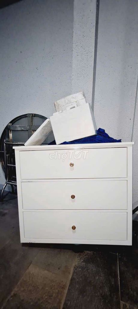 Tủ ngăn kéo gỗ Trắng đã sử dụng. Mua bán Tủ, kệ gia đình tại Quận 7 Tp Hồ Chí Minh được đăng bởi Dung hình 1