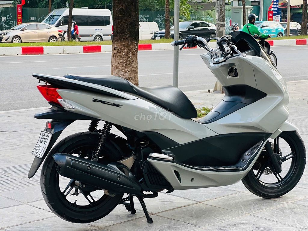 HONDA PCX ĐỜI MỚI CHÍNH CHỦ BIỂN 29. Mua bán Xe máy tại Quận Nam Từ Liêm Hà Nội được đăng bởi Hoàng Lan hình 5