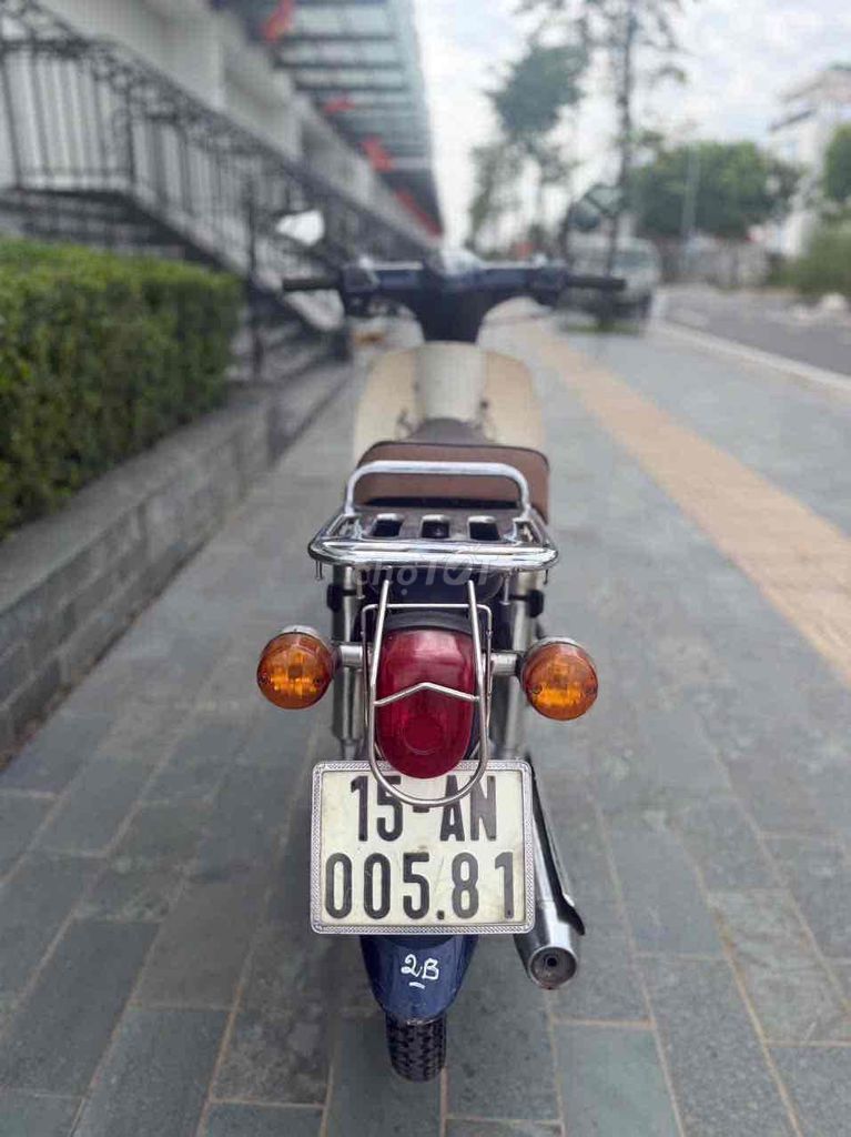 Honda Cub 50cc Xanh Trắng