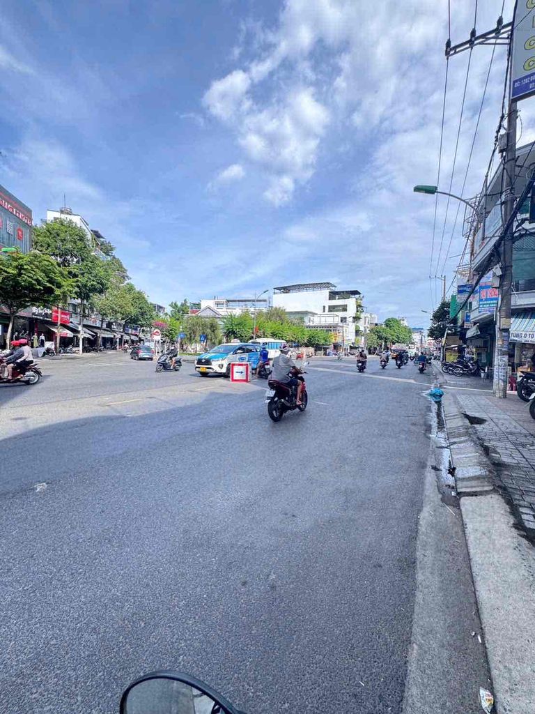 Bán Đất Trung Tâm Nha Trang gần Chợ Đầm, Biển. DT: 67m2 - Giá: 2tỷ300