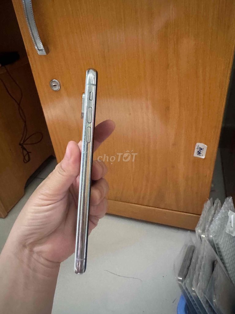 Apple iPhone Xs 256GB Bạc Đã sử dụng. Mua bán Điện thoại tại Thành phố Thủ Dầu Một Bình Dương được đăng bởi Lê Dũngmobile hình 1