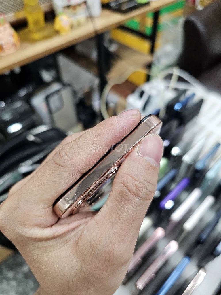 VIVO Y28 CAM VÀNG 8/128 PIN 6K ZIN ĐẸP BH 17/6/25. Mua bán Điện thoại tại Quận Tân Phú Tp Hồ Chí Minh được đăng bởi Ngô Minh Mobile  hình 4
