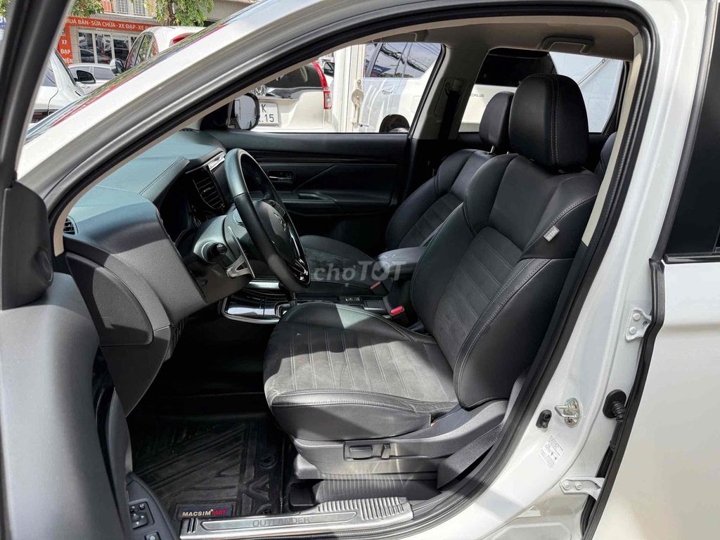 Mitsubishi Outlander CVT 2022 Trắng 77.000 Km. Mua bán Ô tô tại Thành phố Thủ Đức Tp Hồ Chí Minh được đăng bởi Long Auto Vạn Phúc hình 16