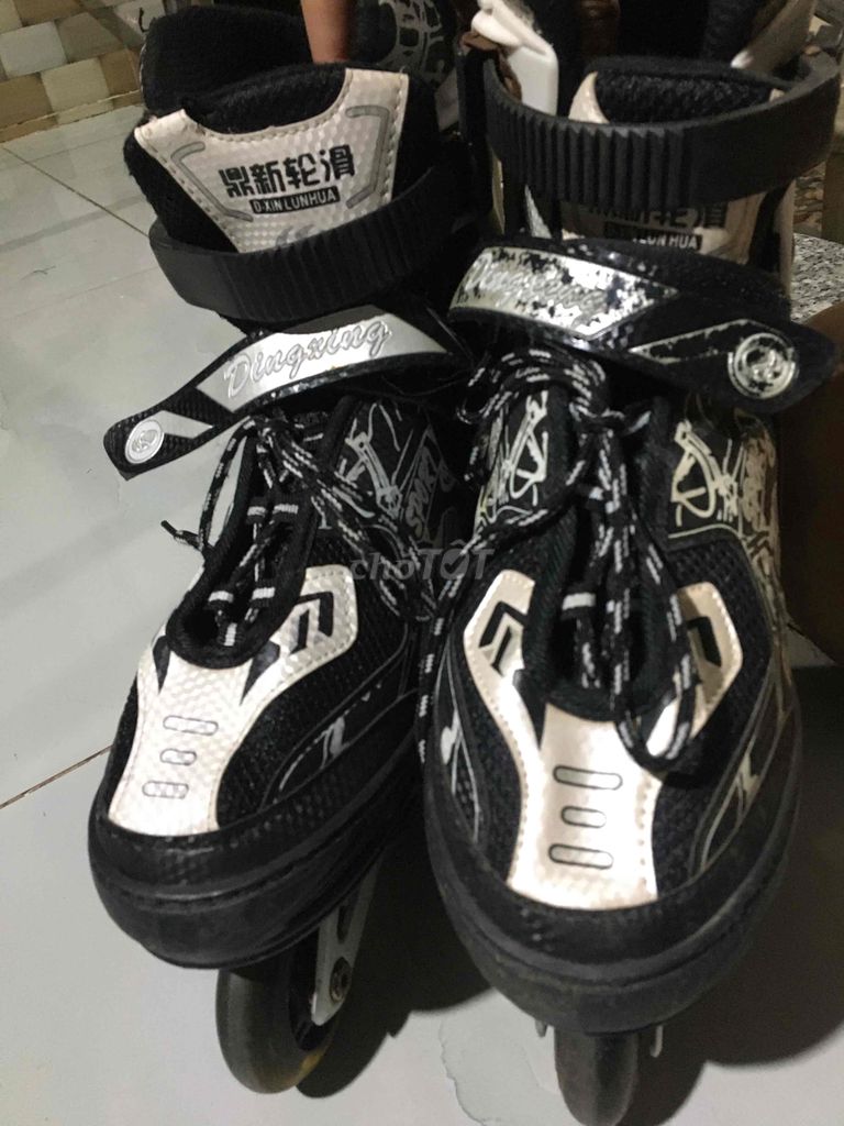 Giầy patin bánh nhựa có đèn size 40/41