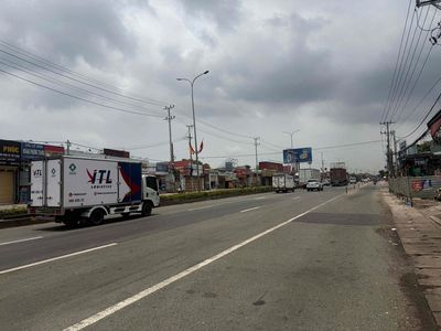 Bán nhà mặt tiền QL 51 ngang 10x17