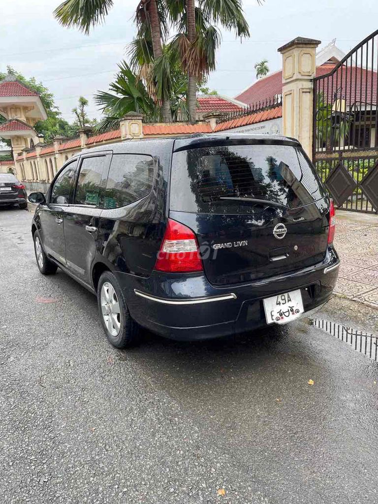 Nissan Grand livina Số tự Động 7 Chổ siu đẹp. Mua bán Ô tô tại Quận 12 Tp Hồ Chí Minh được đăng bởi Mr Gà 9x  hình 4