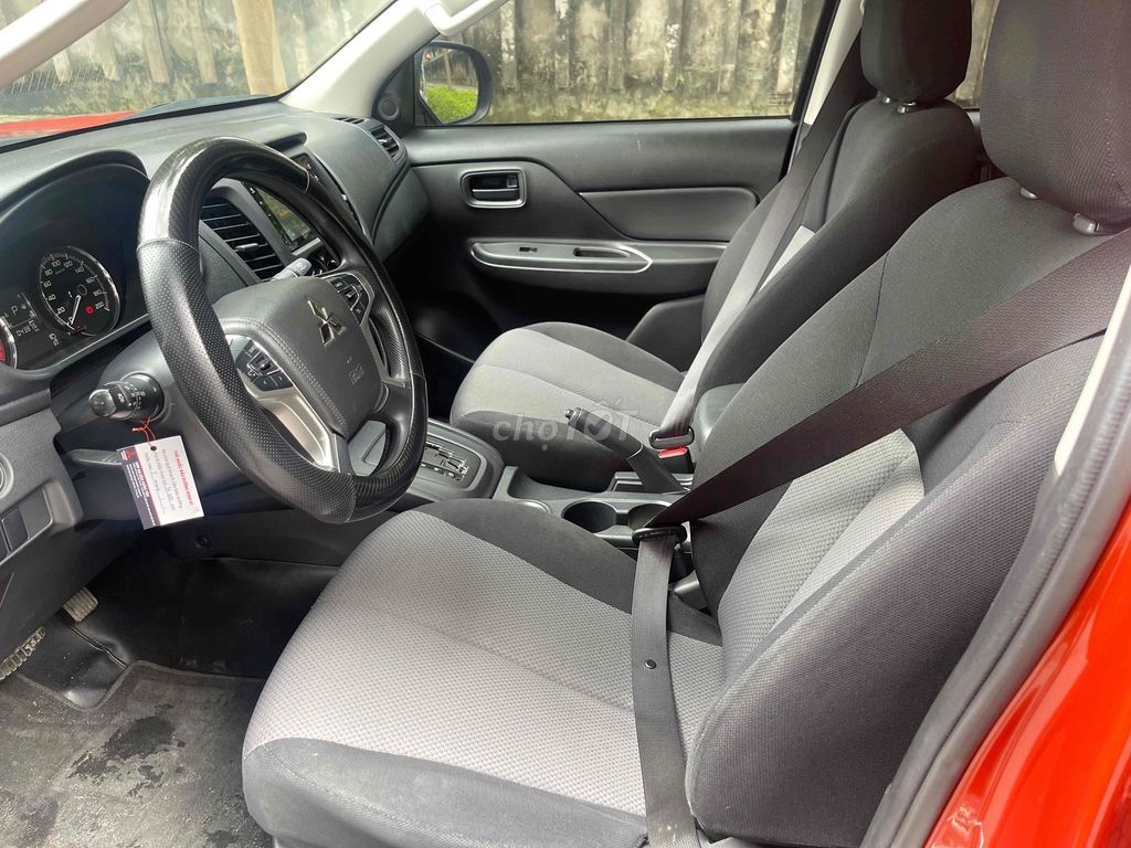 Mitsubishi Triton 2022 4x2 AT  odo 42000 km zin. Mua bán Ô tô tại Quận Hoàng Mai Hà Nội được đăng bởi tran duc khien hình 10