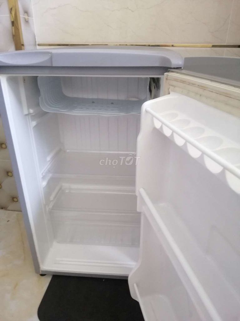 Em bán tủ lạnh 90L xài tốt ạ 👍