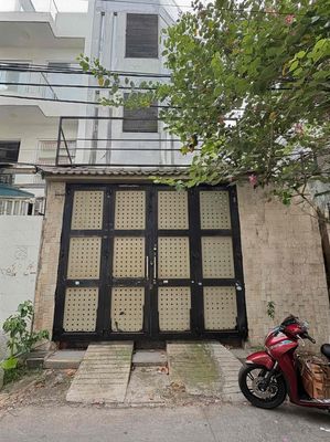 Аренда · 5 комн. · 93 м² · Quận 11, ул. Đường Lạc Long Quân
