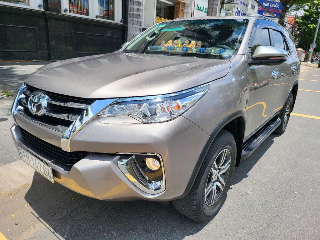 Toyota Fortuner 2.4 Máy Dầu Sx 12/2019 AT Mới 99%.