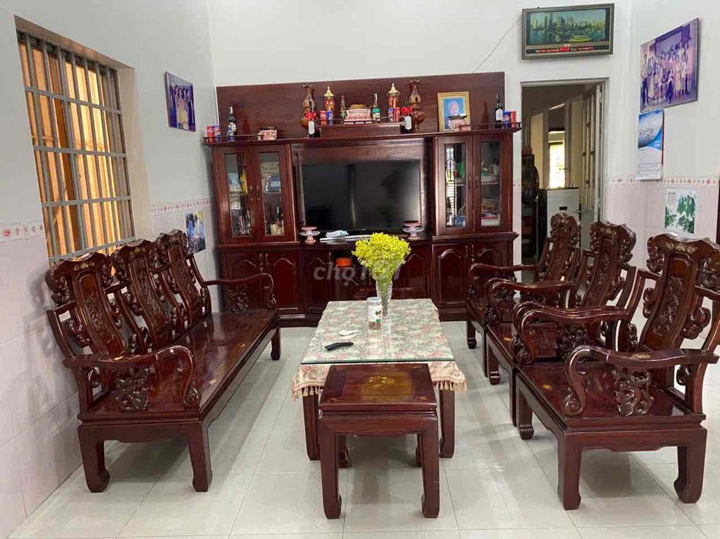 Bộ bàn ghế Gỗ Sơn Huyết gỗ tự nhiên giảm 5tr. Mua bán Bàn ghế tại Thị xã Phú Mỹ Bà Rịa - Vũng Tàu được đăng bởi Nguyen Anh hình 1