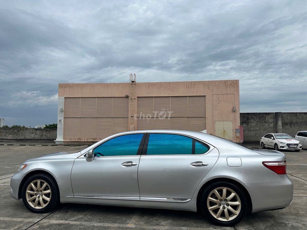 Lexus LS 20***9 km. Mua bán Ô tô tại Quận Tân Phú Tp Hồ Chí Minh được đăng bởi sin hình 2