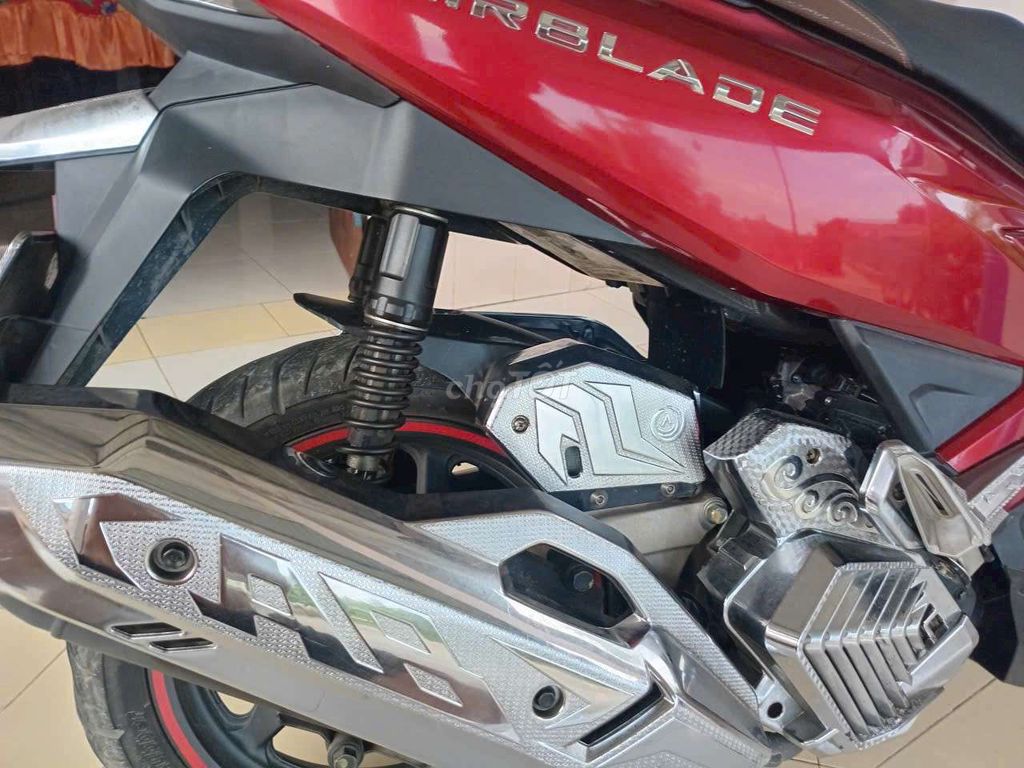 Honda Air Blade 160 Đỏ 11857 km. Mua bán Xe máy tại Huyện Cần Giuộc Long An được đăng bởi Nguyễn Trung Dũng  hình 2