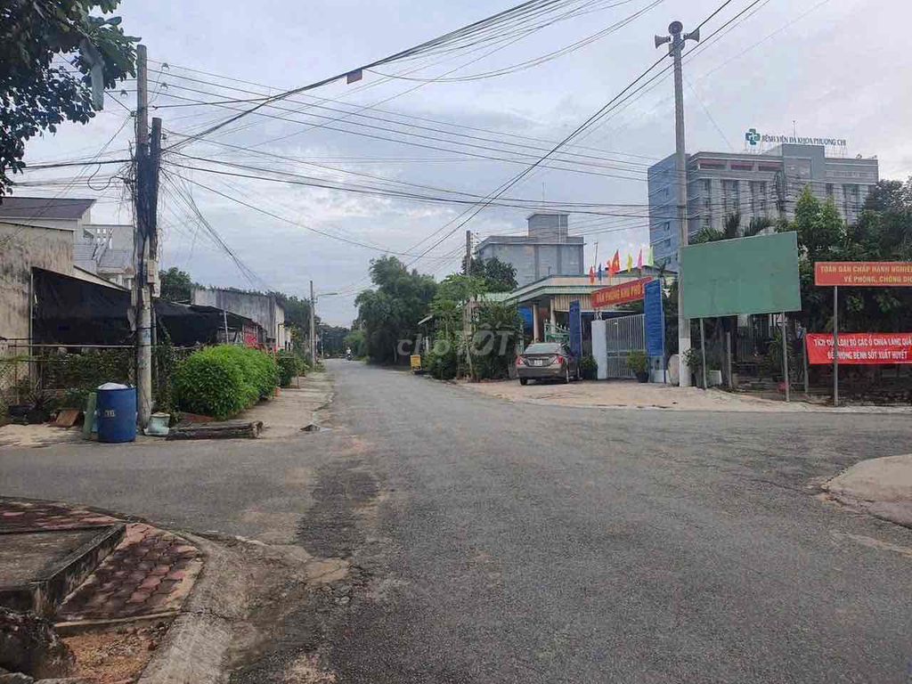 Đất mặt tiền DX80 Định Hoà 11x50m , thổ cư 200m2 gần 2 Bệnh Viện