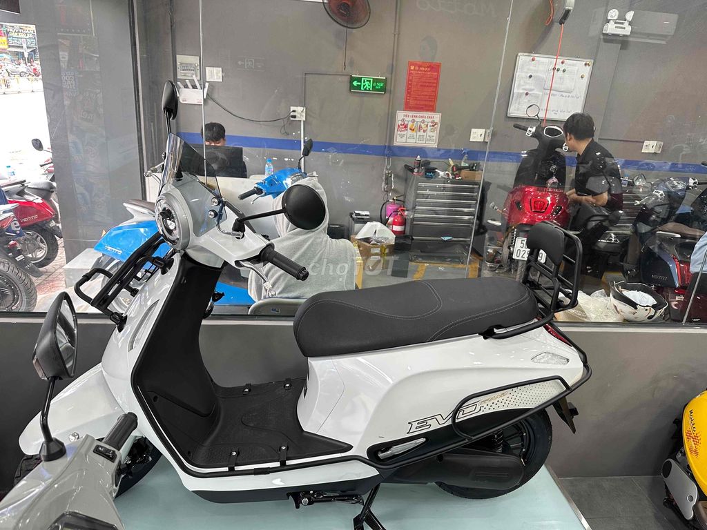 SIÊU PHẨM EVO GRAND + TẶNG BAGA SAU / KHUNG BẢO VỆ. Mua bán Xe điện tại Quận 5 Tp Hồ Chí Minh được đăng bởi Nguyễn Nghĩa hình 3
