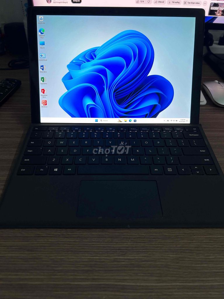 Surface Pro6 i5 8/256 màn 2k full màu black đẹp