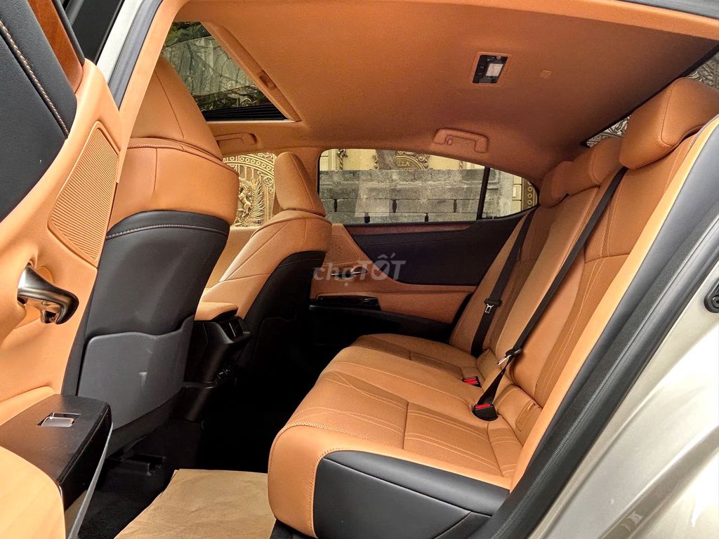 Lexus ES250 2022 - 28000km - 01 chủ giữ gìn, đi kỹ. Mua bán Ô tô tại Quận 8 Tp Hồ Chí Minh được đăng bởi Mr Can hình 10