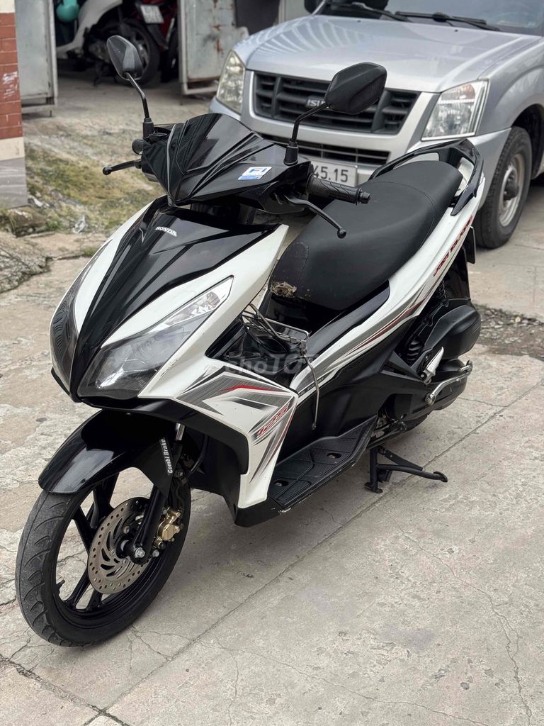 Honda Airblade 125 FI 2014, черный, белый, очень красивый и тихий