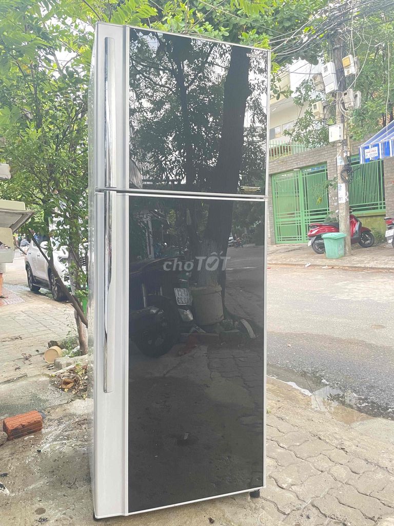 Tủ lạnh Toshiba 373 lít cửa kính Đen. Mua bán Tủ lạnh tại Quận Liên Chiểu Đà Nẵng được đăng bởi MAI HỒ hình 1