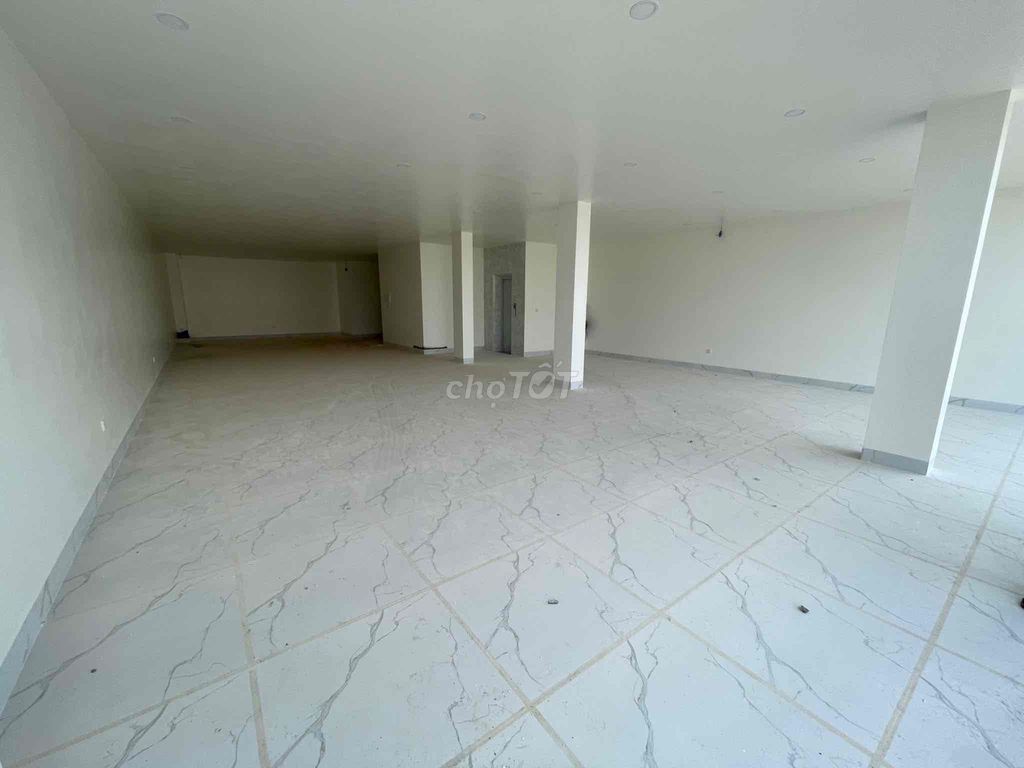 200m2 Nguyễn phước lan nhà trống suốt gần cầu hài xuân