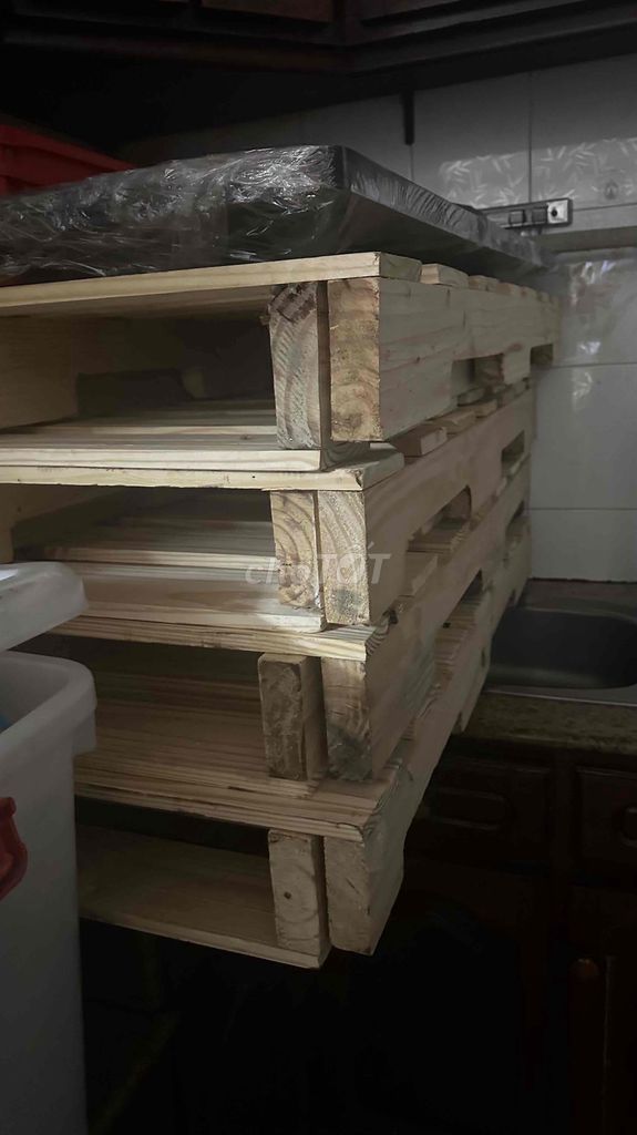 pass lại pallet còn mới