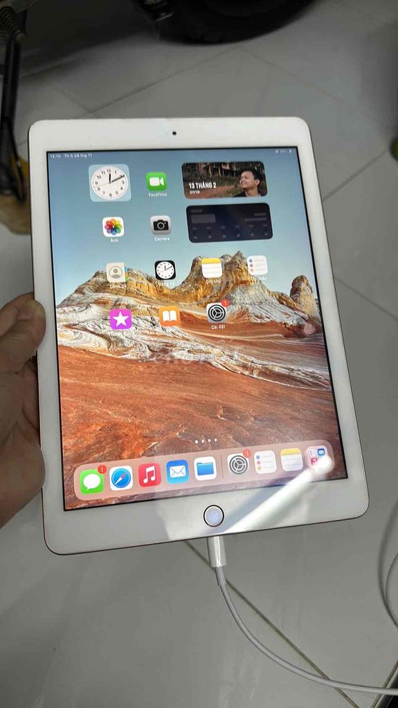 iPad Gen 6 32GB- đầy đủ sim