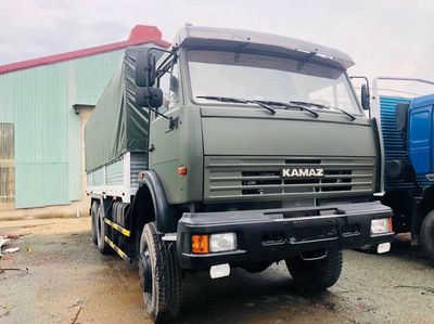 Xe tải 3 cầu Kamaz 6x6 thùng 6m5 hàng mới 2016