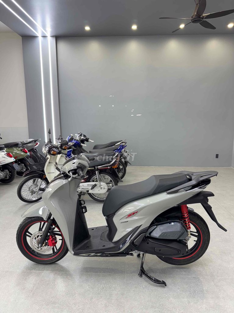 SH160 Abs 2023 siêu lướt 1900 ko khác gi xe mới. Mua bán Xe máy tại Quận Cái Răng Cần Thơ được đăng bởi Cửa Hàng Xe Máy Quang Sang hình 8