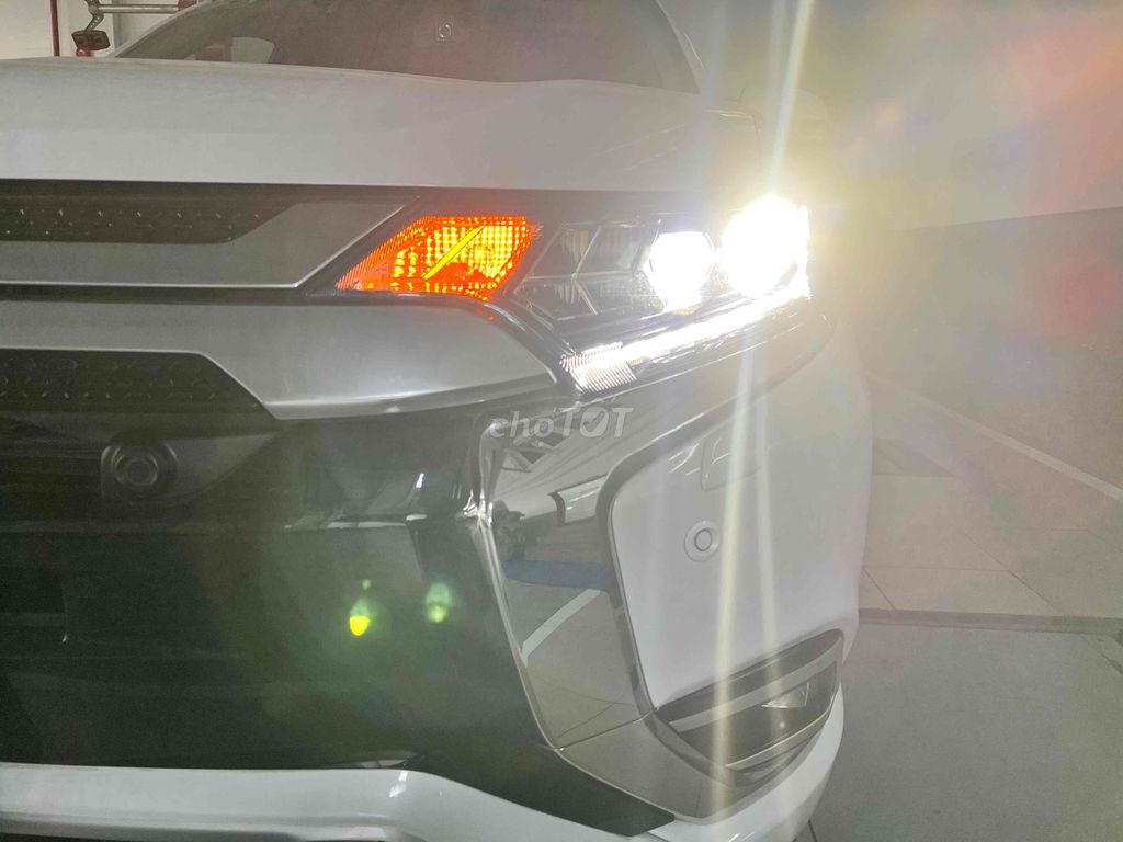 Mitsubishi Outlander 2022 2.0 Premium - 26326 km. Mua bán Ô tô tại Quận 7 Tp Hồ Chí Minh được đăng bởi Mitsubishi Thông  hình 11