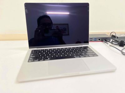 Macbook pro m4 2024 14 inches 16.512 MDM màu bạc. Mua bán Laptop tại Quận Bình Tân Tp Hồ Chí Minh được đăng bởi Đinh Trọng Hòa