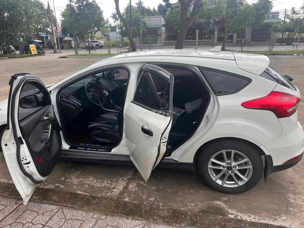 Ford Focus 2019 hatchback. Mua bán Ô tô tại Thành phố Sóc Trăng Sóc Trăng được đăng bởi Tân Quang Phát cty hình 5