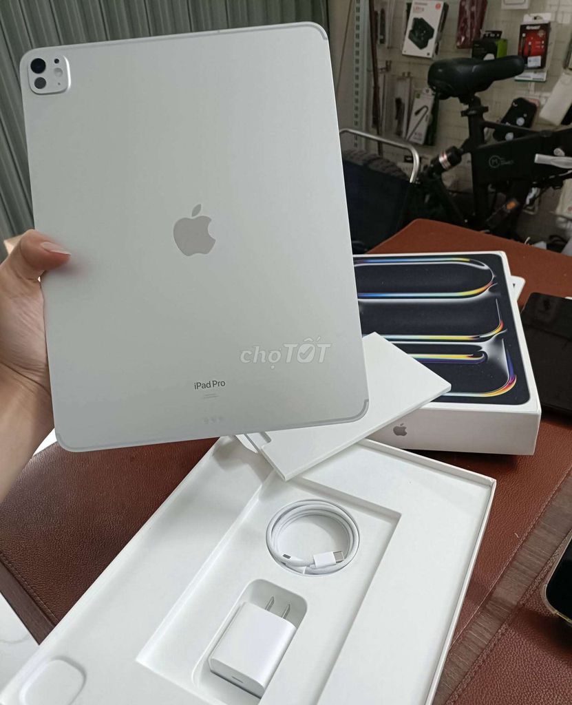 iPad Pro M4 13inch bản 5G 256GB keng fullboxx . Mua bán Máy tính bảng tại Quận Thanh Khê Đà Nẵng được đăng bởi TT PHONE SALE GIÁ SỈ hình 1