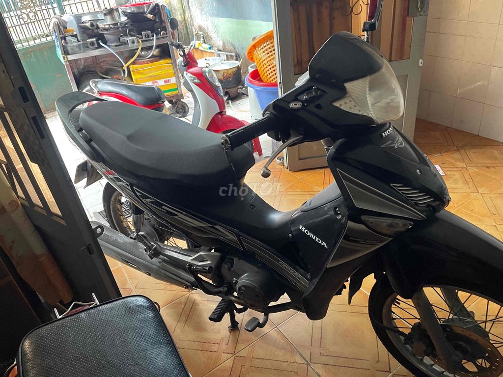 xe để lâu k chạy, chỉ còn cavet. Mua bán Xe máy tại Quận 4 Tp Hồ Chí Minh được đăng bởi Quốc Khánh hình 1