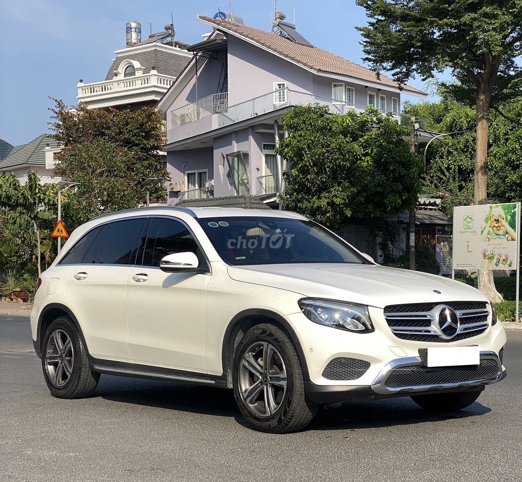 GLC 200 model 2020 cực kỳ mới ít sử dụng chuẩn chỉ. Mua bán Ô tô tại Quận 1 Tp Hồ Chí Minh được đăng bởi Hoàng Pháp hình 8