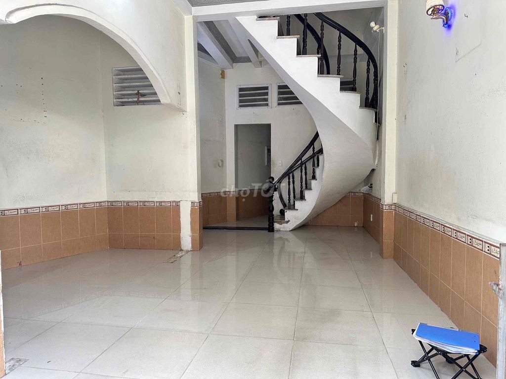Bán nhà hẻm 6m. 3 tầng. sân thượng. 40m2. sàn 120. chỉ 3.35tỷ