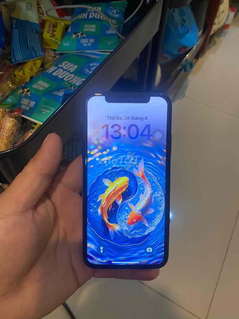 Apple iPhone XS 64GB Đen Nứt lưng. Mua bán Điện thoại tại Quận Sơn Trà Đà Nẵng được đăng bởi Vũ Công Hưng hình 1
