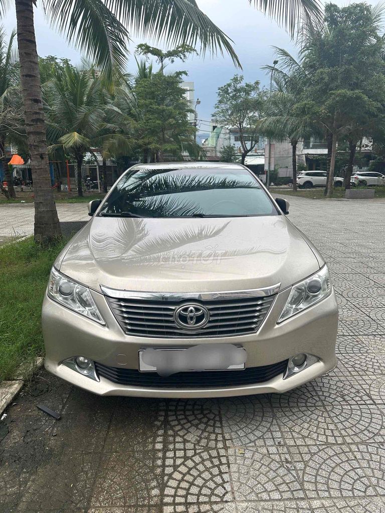 Toyota Camry 2013 2.0E . Chạy 11 vạn Km