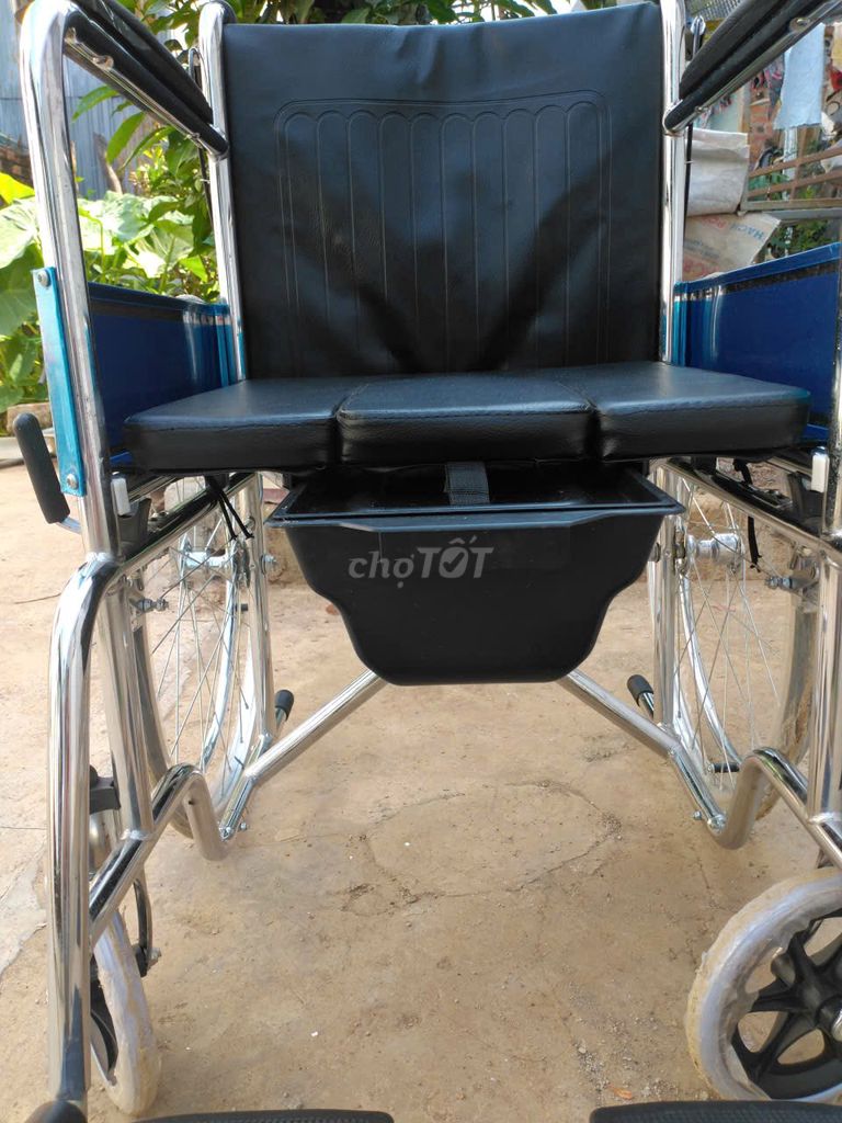 Xe lăn có bồn vệ sinh đã sử dụng. Mua bán Đồ chuyên dụng, Giống nuôi trồng tại Huyện Cư M'gar Đắk Lắk được đăng bởi Hoàng Linh hình 1