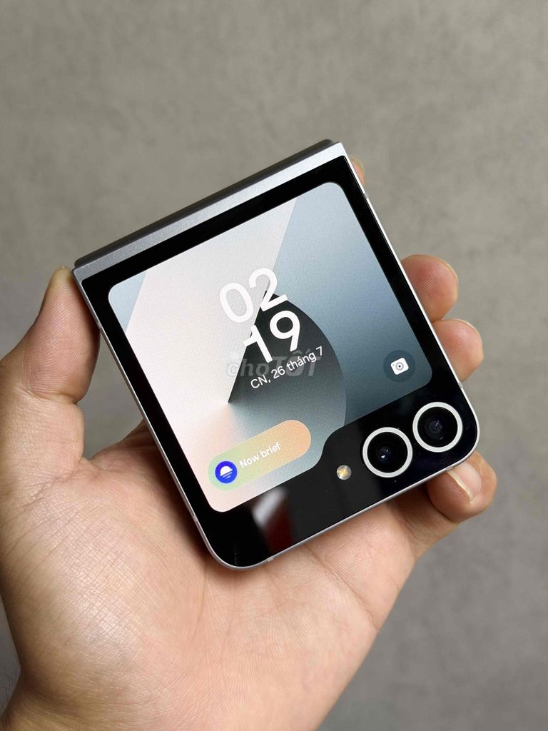 Samsung Zflip 6 12GB 256GB Bạc. Mua bán Điện thoại tại Quận Bình Thạnh Tp Hồ Chí Minh được đăng bởi Tuấn 5G Giá Sỉ Sam hình 1