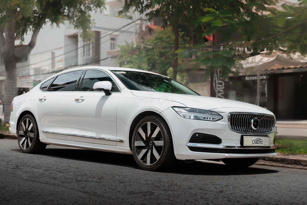 LONG ANH AUTO về Volvo S90 T8 sx2024 siêu lướt. Mua bán Ô tô tại Quận 7 Tp Hồ Chí Minh được đăng bởi LongAnh AuTo  hình 3