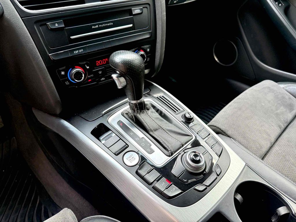 Audi A5 2009 2.0T S-line Quattro - 72000 km