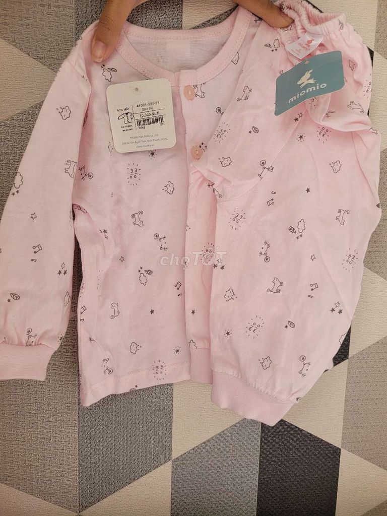 Bộ quần áo bé gái Miomio cotton 6M. Mua bán Mẹ và bé tại Thành phố Thủ Đức Tp Hồ Chí Minh được đăng bởi Anh Thư hình 1