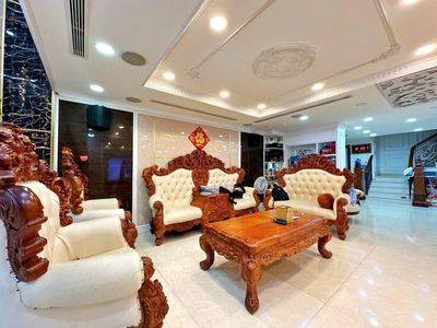 Townhouse 180 m² · 10 bed · Đường số 30