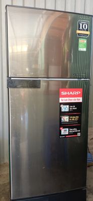 Cần bán tủ lạnh Sharp dung tích165 lit. mới 95 %.