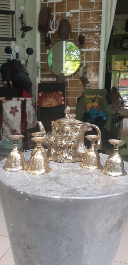 Bộ ấm trà Ông Thọ Đồng Vàng đồng. Mua bán Nội thất, đồ gia dụng khác tại Quận Bình Thuỷ Cần Thơ được đăng bởi Ngọc Tiến  hình 1