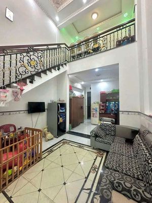 nhà cấp 4 gác lửng mới gần đường vững việt