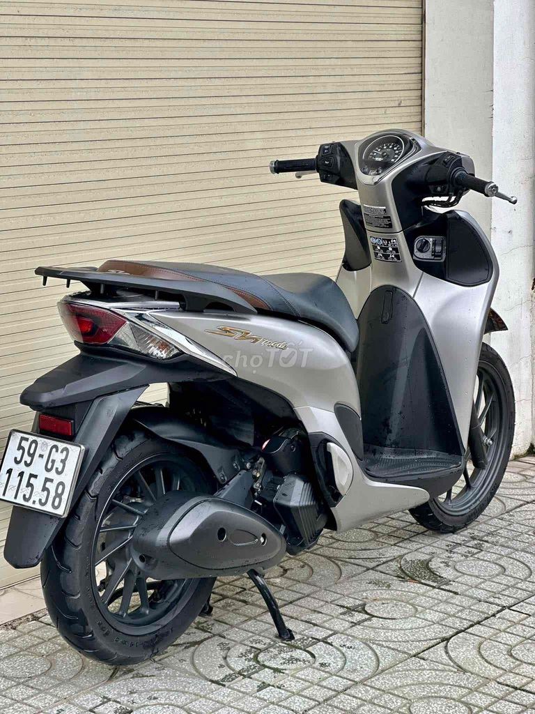 Серебряные часы Honda SH Mode 2023