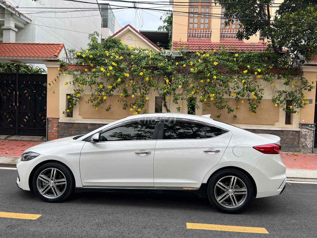 Hyundai Elantra 1.6 Sport 2018. Mua bán Ô tô tại Quận 8 Tp Hồ Chí Minh được đăng bởi Đông Mai hình 3