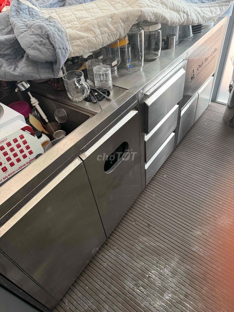 Quầy pha chế Thép không gỉ 304 Bạc. Mua bán Tủ, kệ gia đình tại Thành phố Buôn Ma Thuột Đắk Lắk được đăng bởi Lê Anh Vinh hình 1